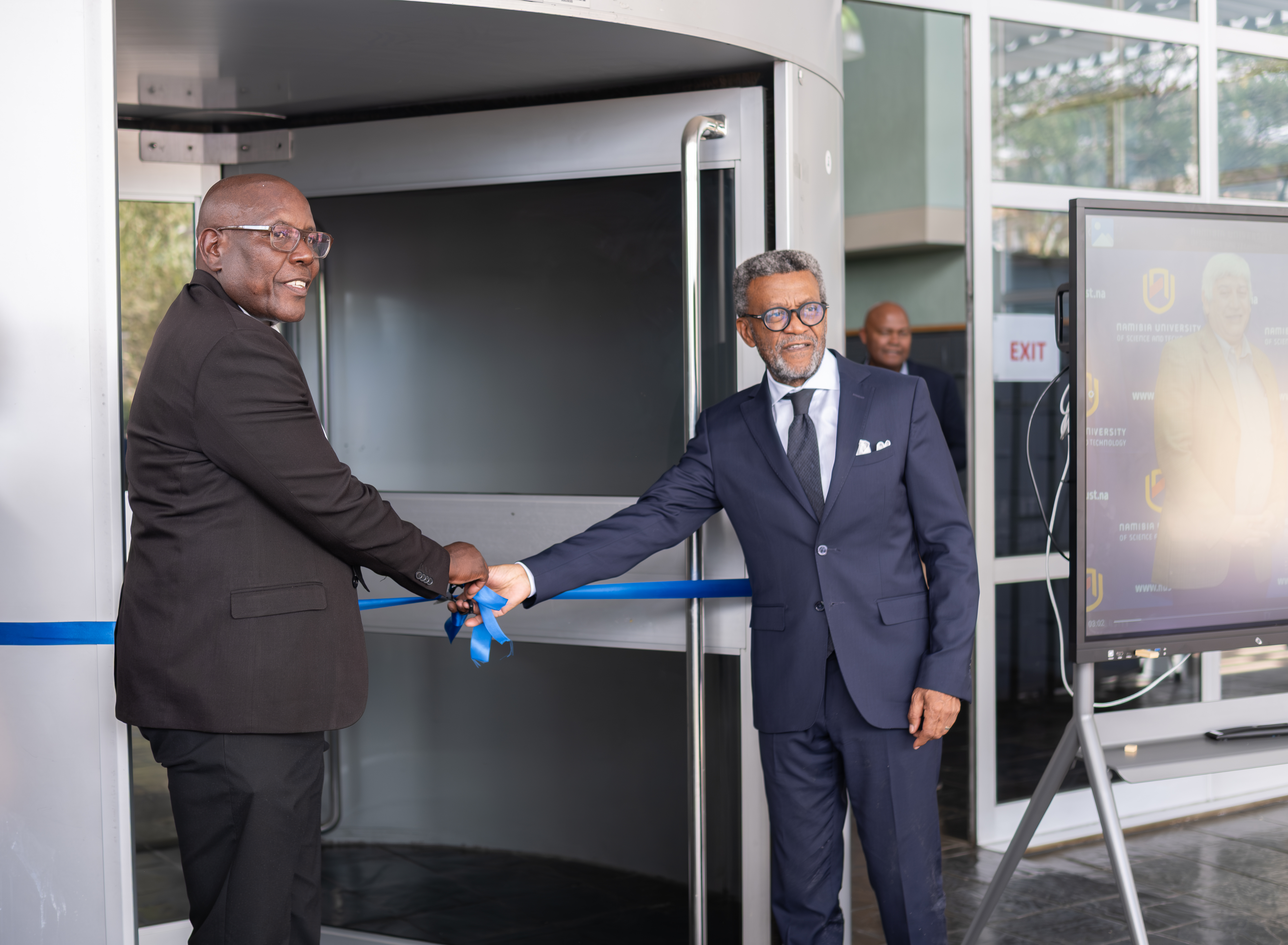 Prof Niikondo and Prof Tjama