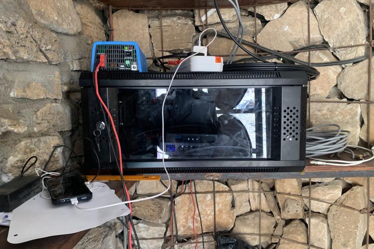 VSAT, Wi-Fi device