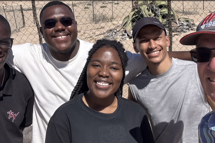 Prof Hannes and students (Group photo)