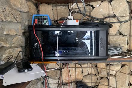 VSAT, Wi-Fi device
